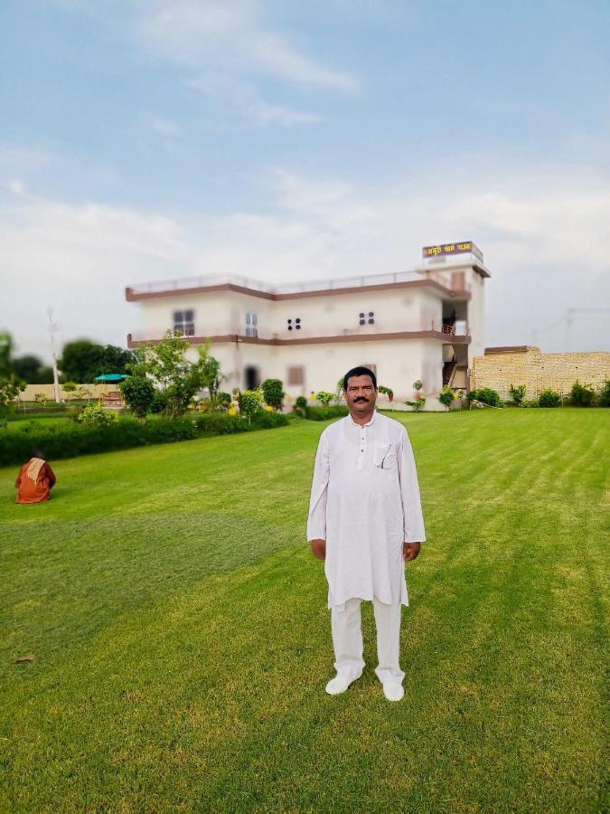 Hotel O Pop Angoori Farm House Mathura Exterior foto